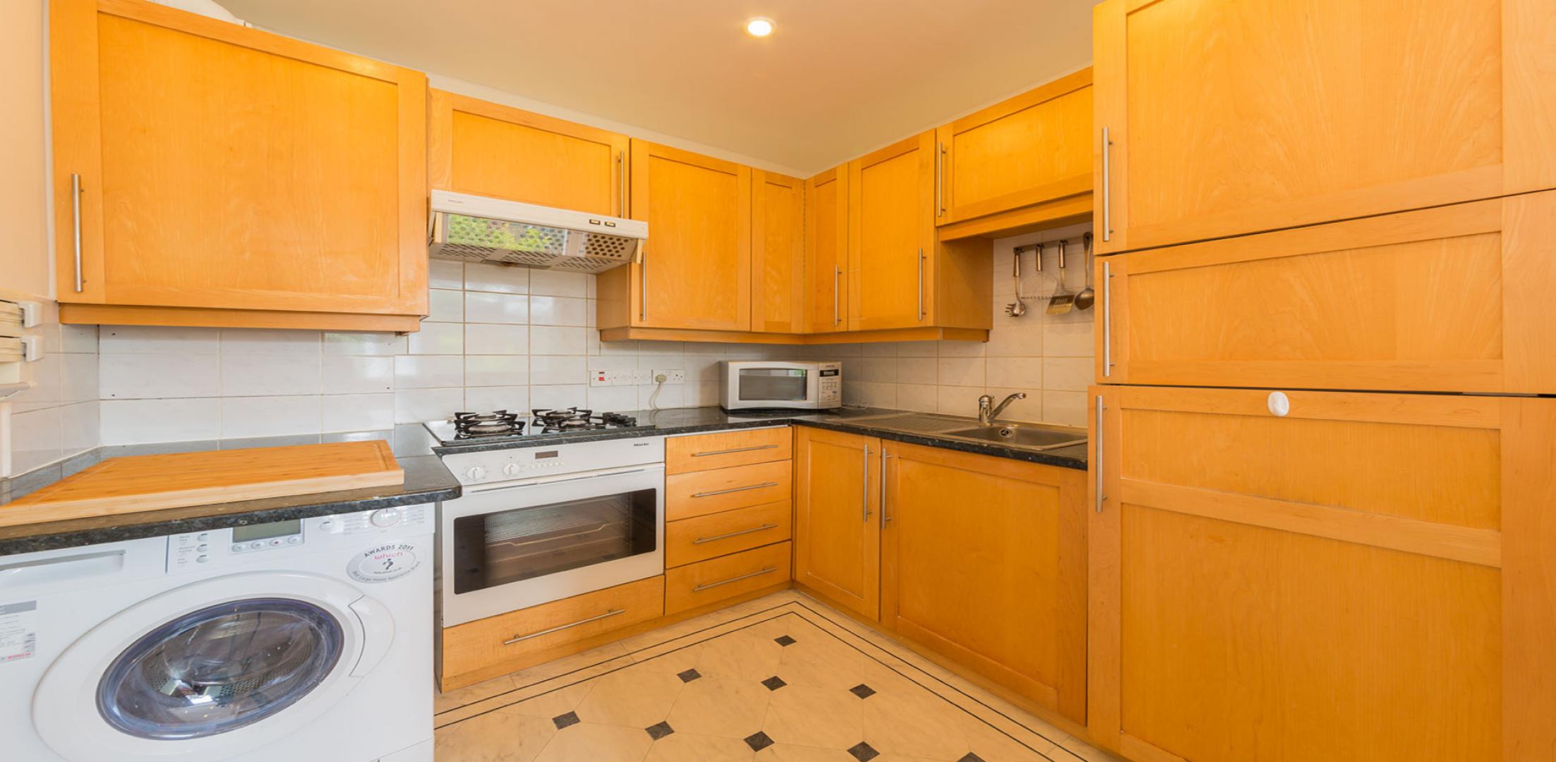 			LET, 2 Bedroom, 1 bath, 1 reception Flat			 Priory Road, WEST HAMPSTEAD